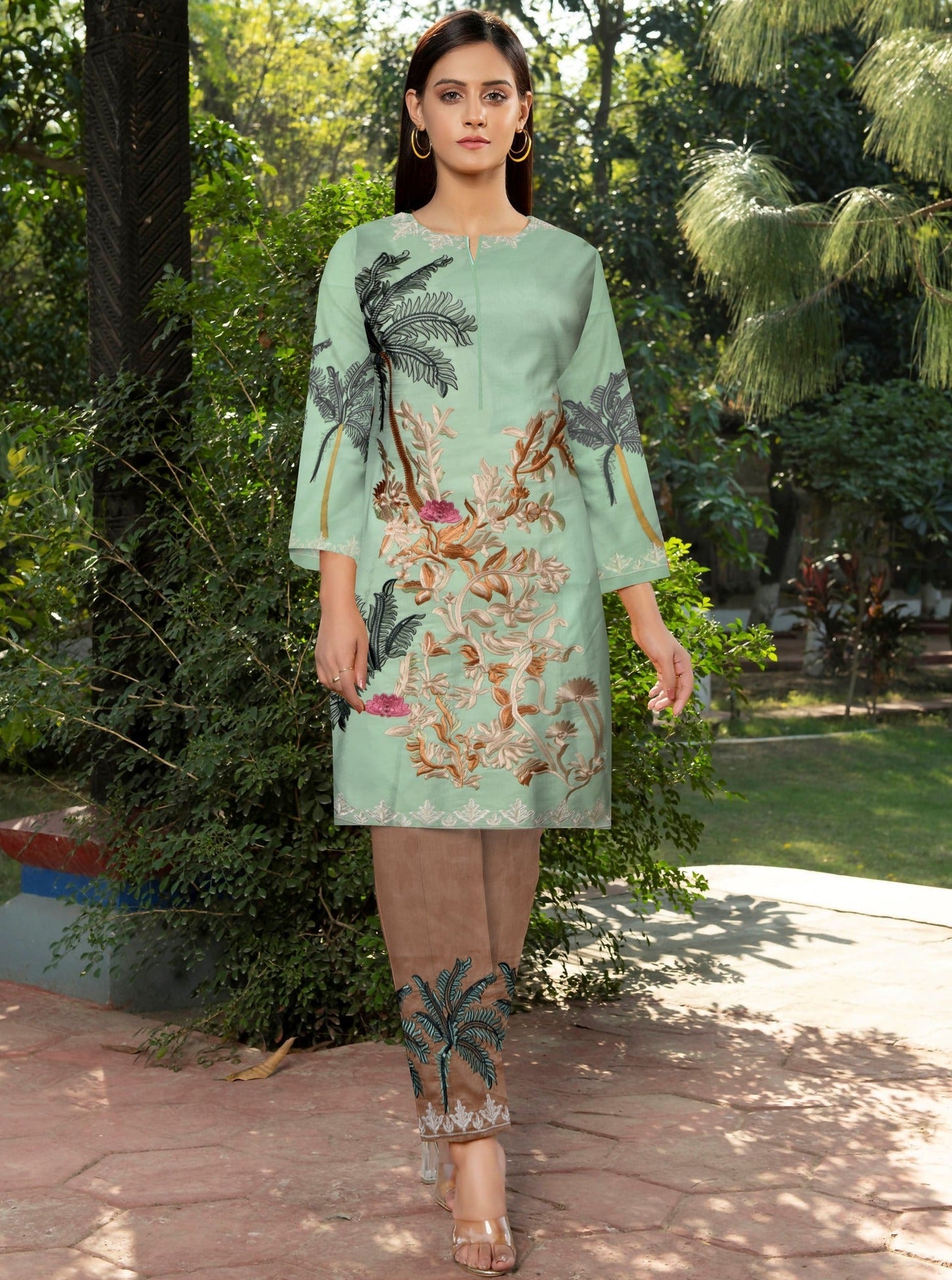 CD220018-2Pcs Luxury Lawn - Guchha Gee Fabrics